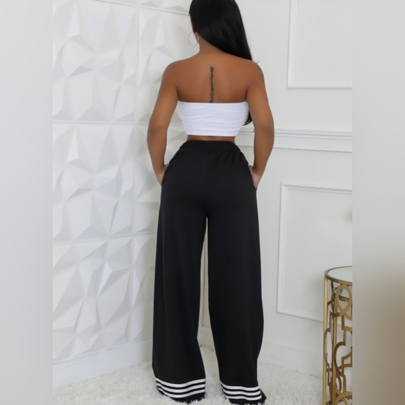 037. Chic Black and White Wide-Leg Pants - Picture 3 of 4